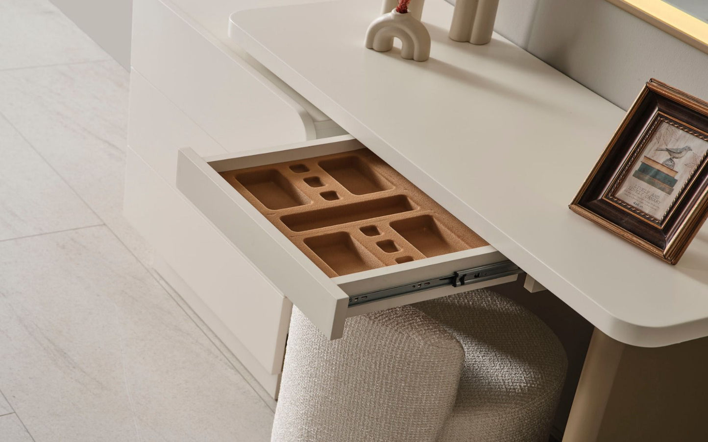 Hermes Bedroom Set